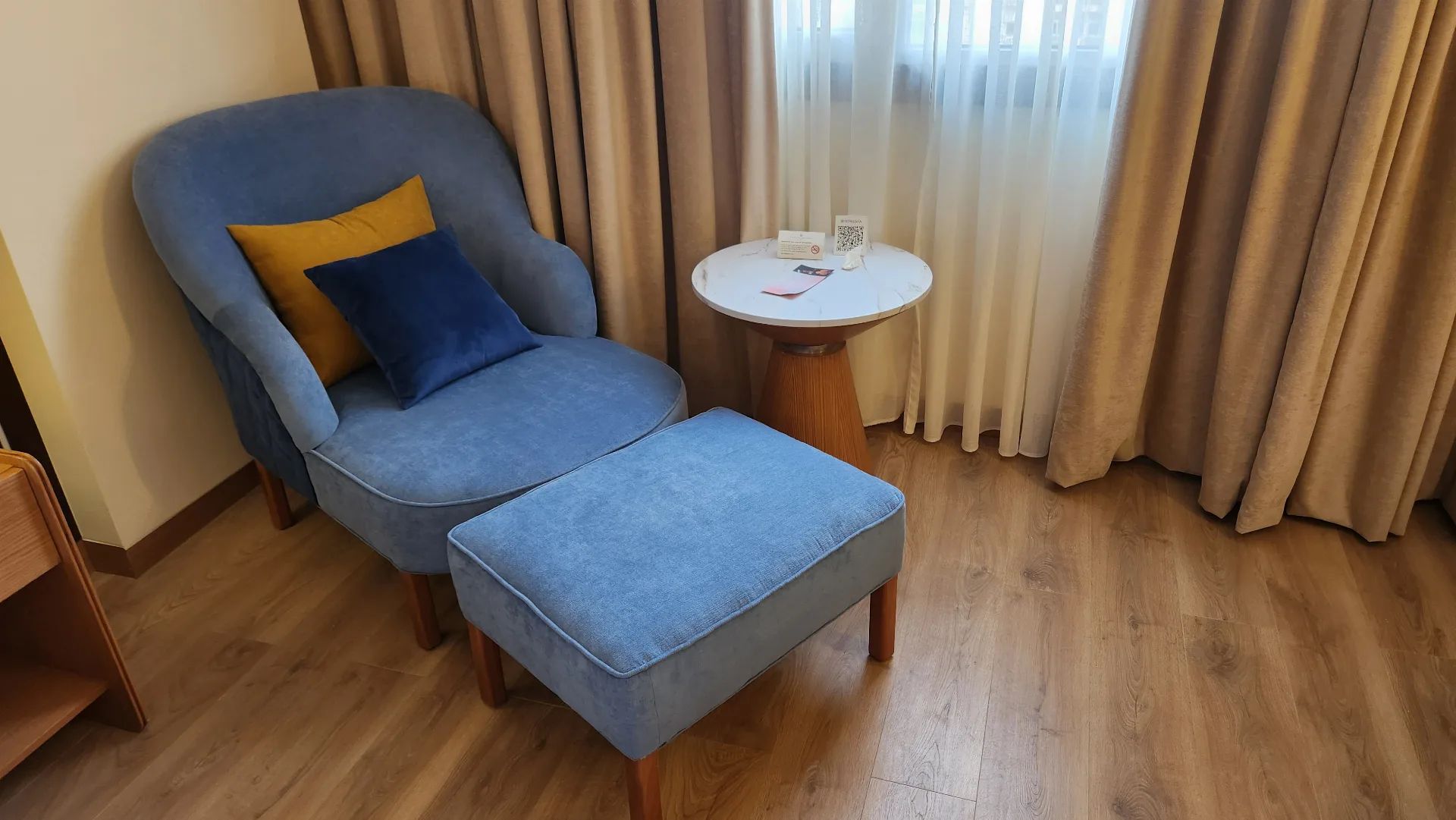 Blue hotel lounge chair in the Sonesta Hotel project in Nasr City