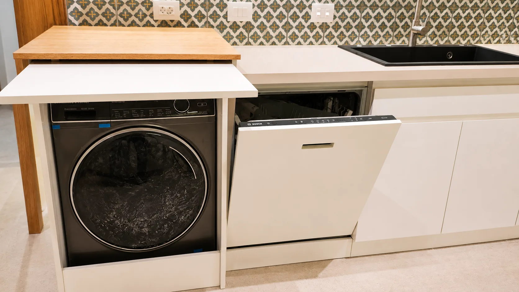 Utility cabinet with laundry appliances in the Maadi Villa project in Maadi